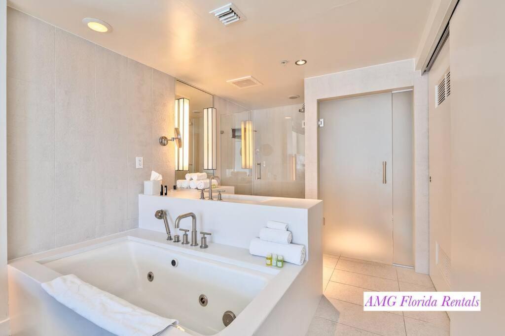 1 Bedroom With Ocean And City Views! Fort Lauderdale Exterior photo